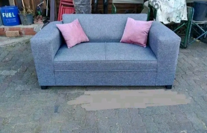 2 seater couche